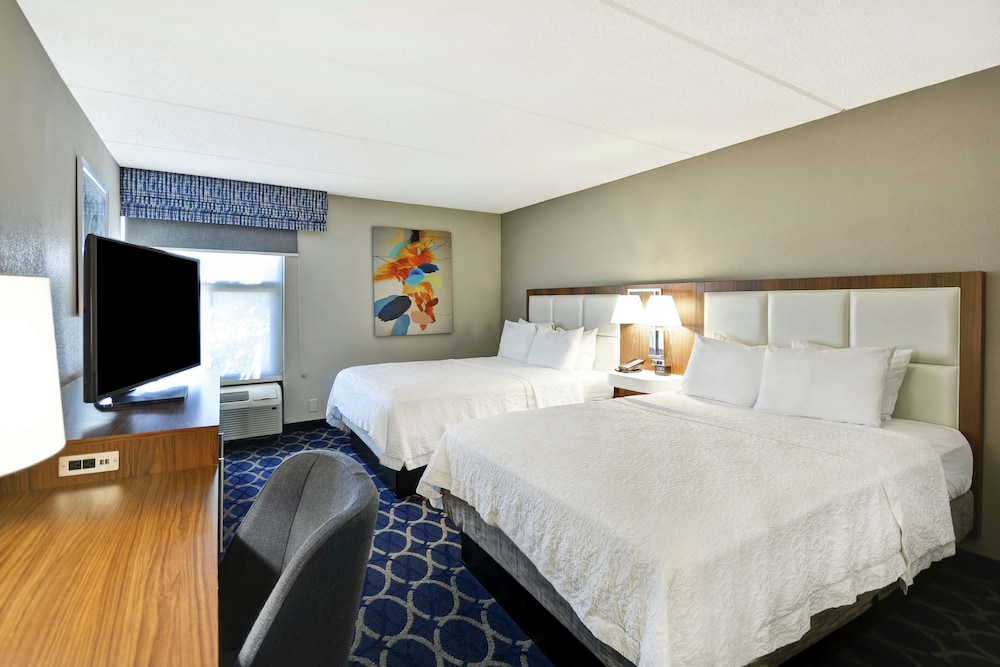 Hampton Inn Auburn - photo 12