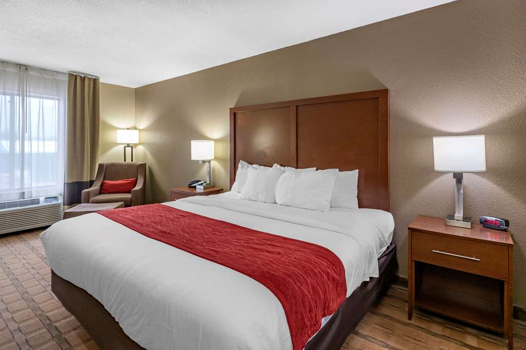 Comfort Inn & Suites Cedar Rapids North Collins Road - photo 13