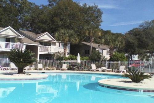 E10 comfortable and neat 2 bedroom 2 bath — 4-Star Luxury Hotel in Saint Simons Island, United States