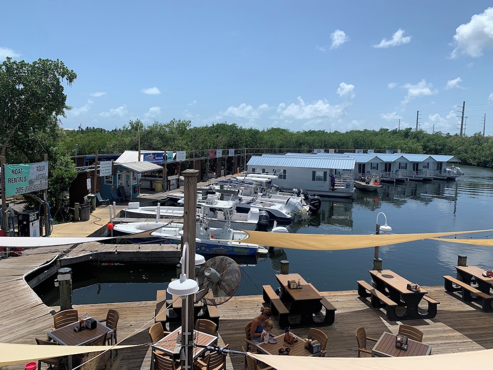 Aqua Lodges at Hurricane Hole Marina - photo 38