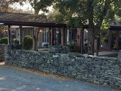 Mountain View Lodge — 4-Star Luxury Hotel in Carbondale, United States