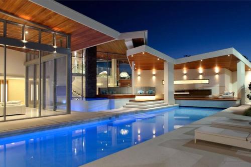 Racquet Retreat By Noosa Secret Destinations Short Walk To Hastings Street — Noosa Heads