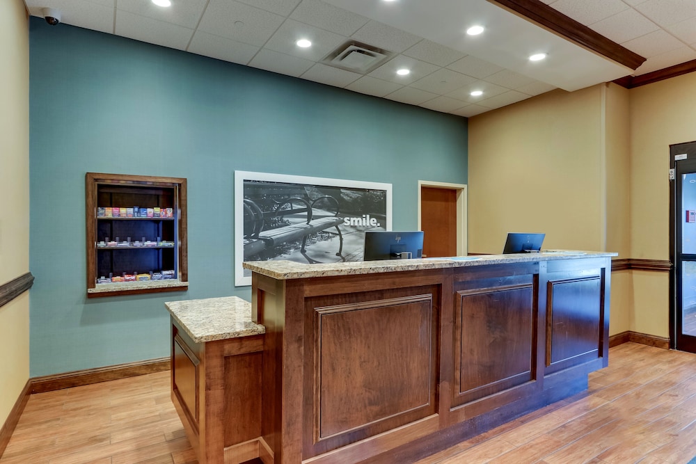 Hampton Inn & Suites Hartsville - photo 3