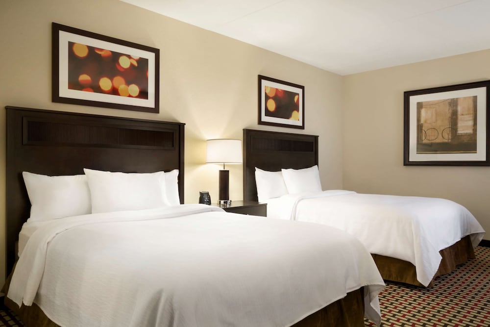 Embassy Suites by Hilton Jackson North Ridgeland - photo 7