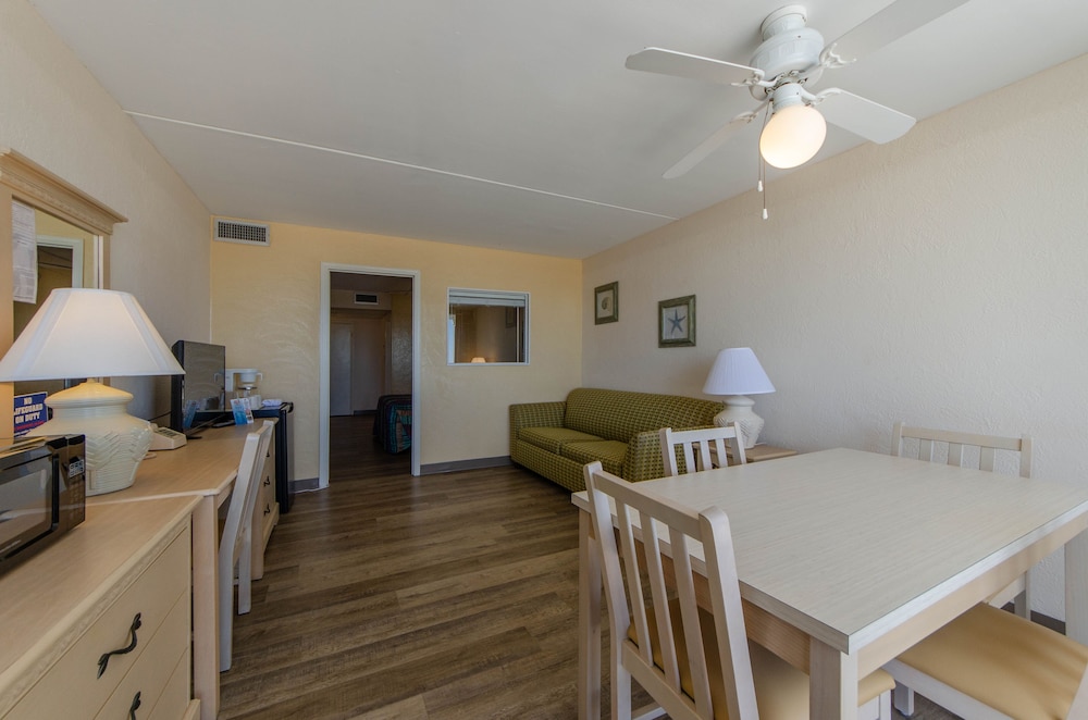 Royal Hawaiian Motel - photo 19
