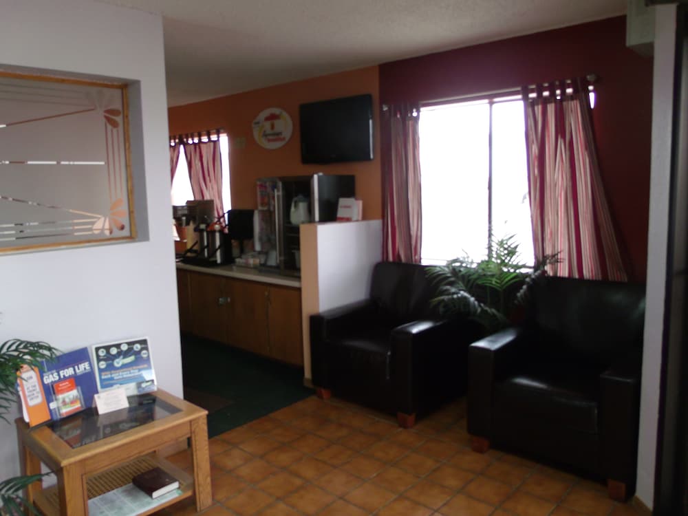 Budgetel Inns & Suites - photo 3