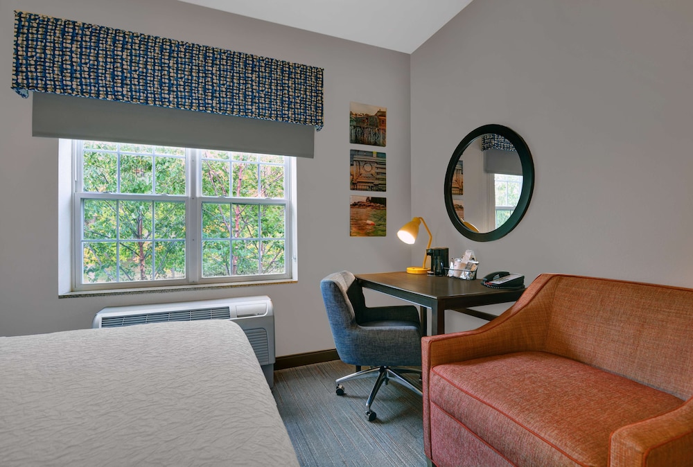 Hampton Inn Bath - photo 17