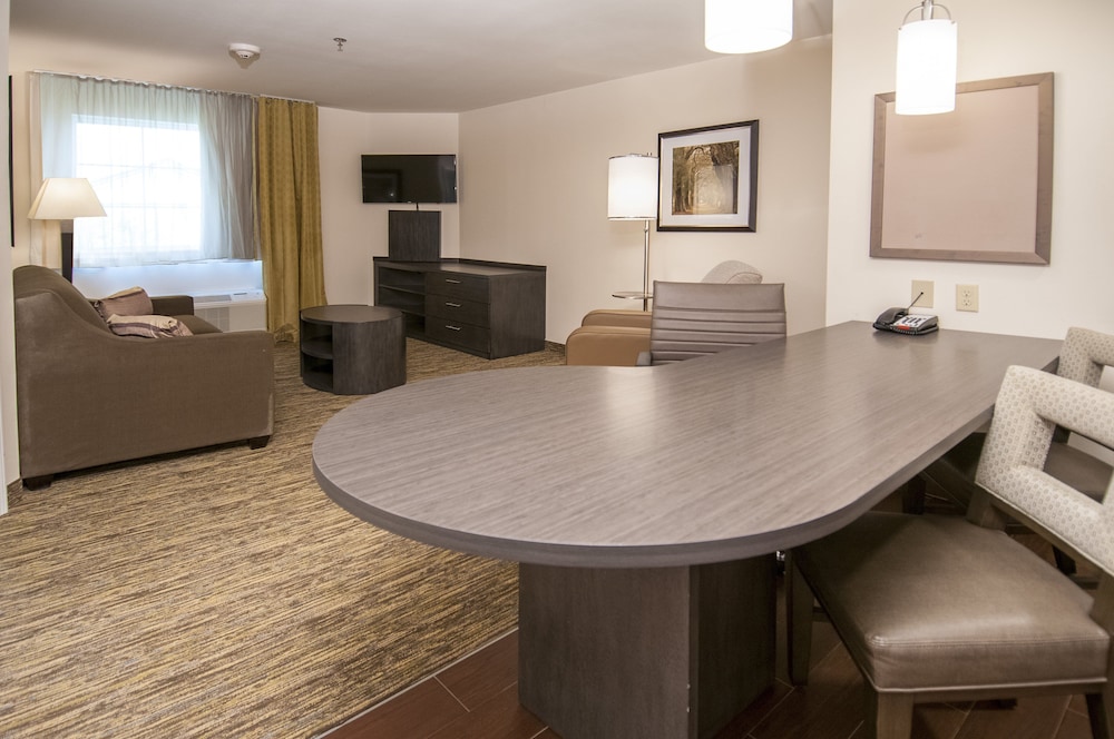 Candlewood Suites Baton Rouge College Drive by IHG - photo 9