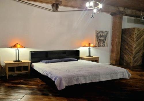 Motown Riverfront Studio Loft — 4-Star Luxury Hotel in Detroit, United States