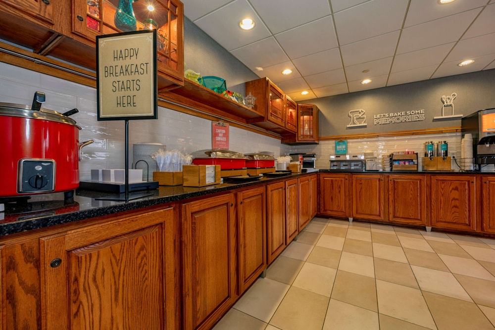 Hampton Inn Wheeling - photo 39