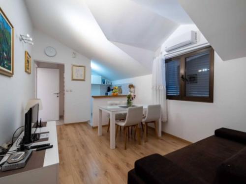 Guest House Kono One Bedroom Apartment with Patio and Sea View Marka Gjaje Street