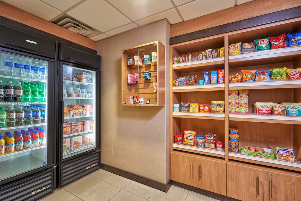 Holiday Inn Express & Suites El Paso Airport Area by IHG - photo 16