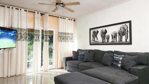 Central Upscale New Kingston Apt with pool — 4-Star Luxury Hotel in Kingston, Jamaica
