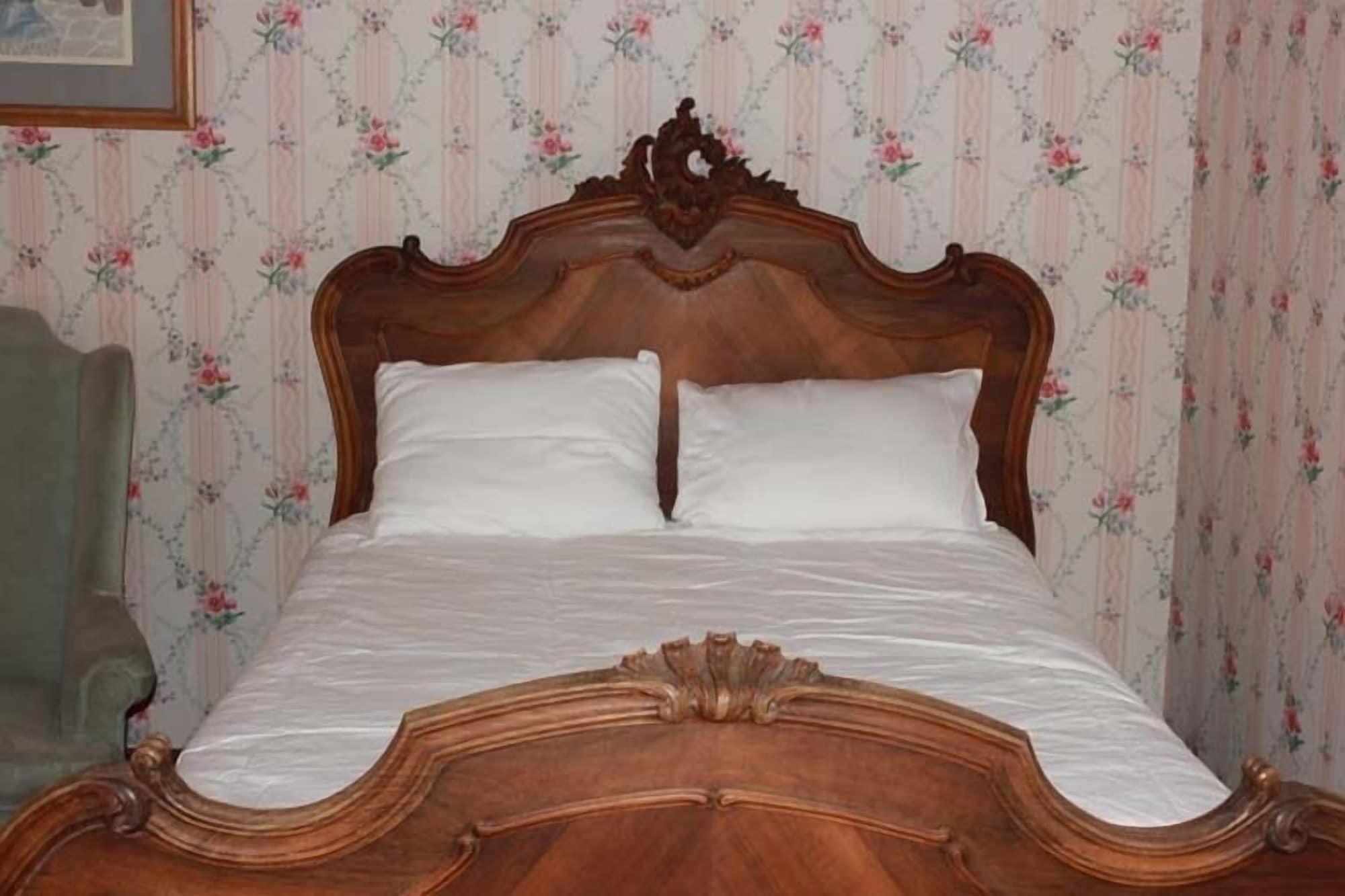 Irwin Street Inn - photo 16