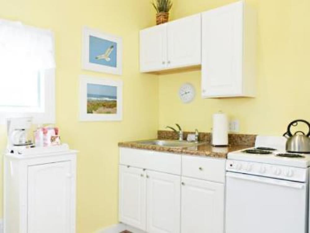 2 River Road Inn & Cottages - photo 20