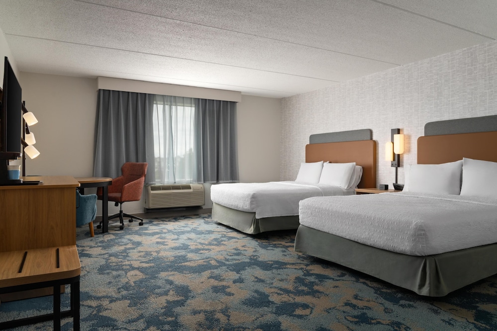 Hampton Inn Neptune Wall - photo 17