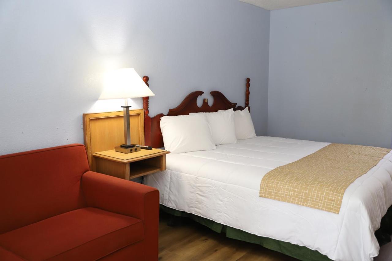 Super 8 by Wyndham Florence SC I 95 North Hwy 76 - photo 11