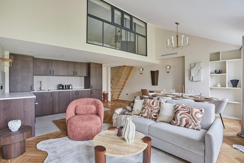 Amazing Apartment Le Marais Center of Paris — 4-Star Luxury Hotel in Paris, France