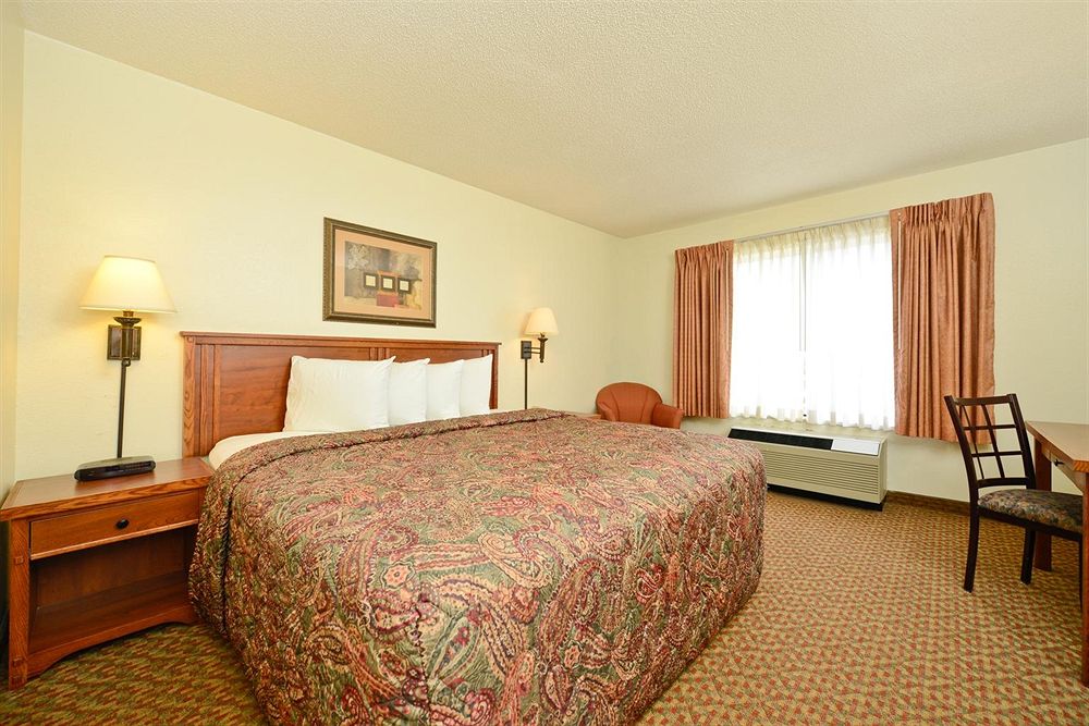 Americas Best Value Inn & Suites Overland Park Kansas City Closed - photo 5