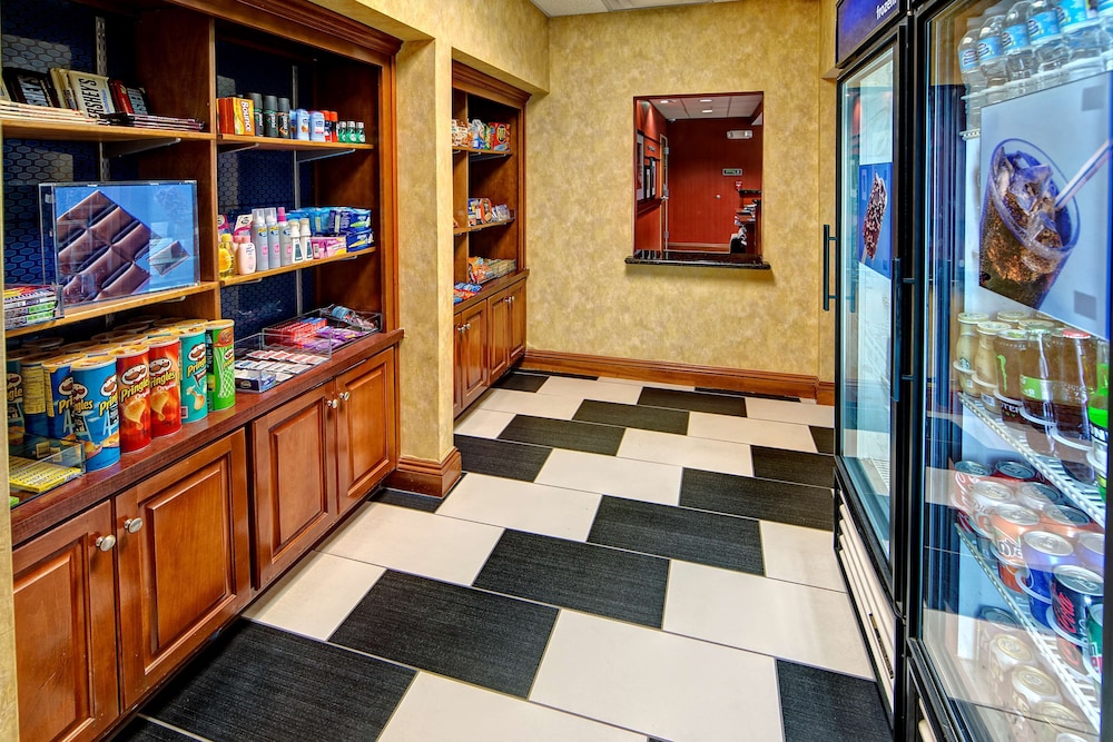 Hampton Inn Quincy - photo 25