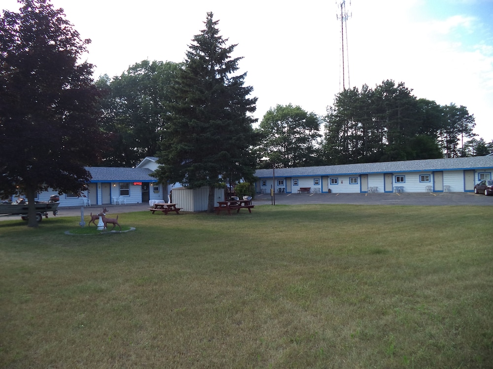 Hilltop Motel - photo 3