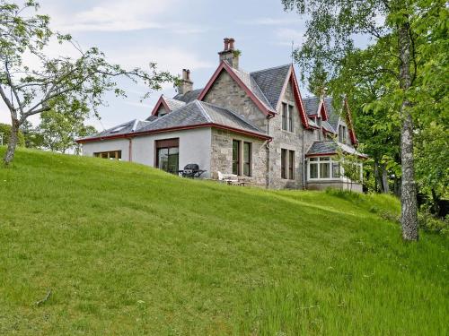 Treetops - carbon neutral hotel in Newtonmore