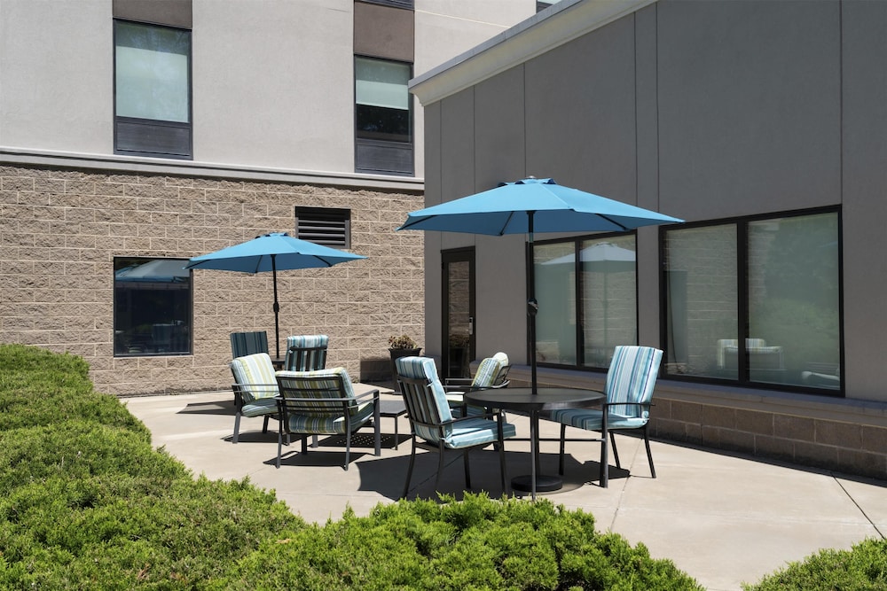 Hampton Inn Fairmont - photo 28