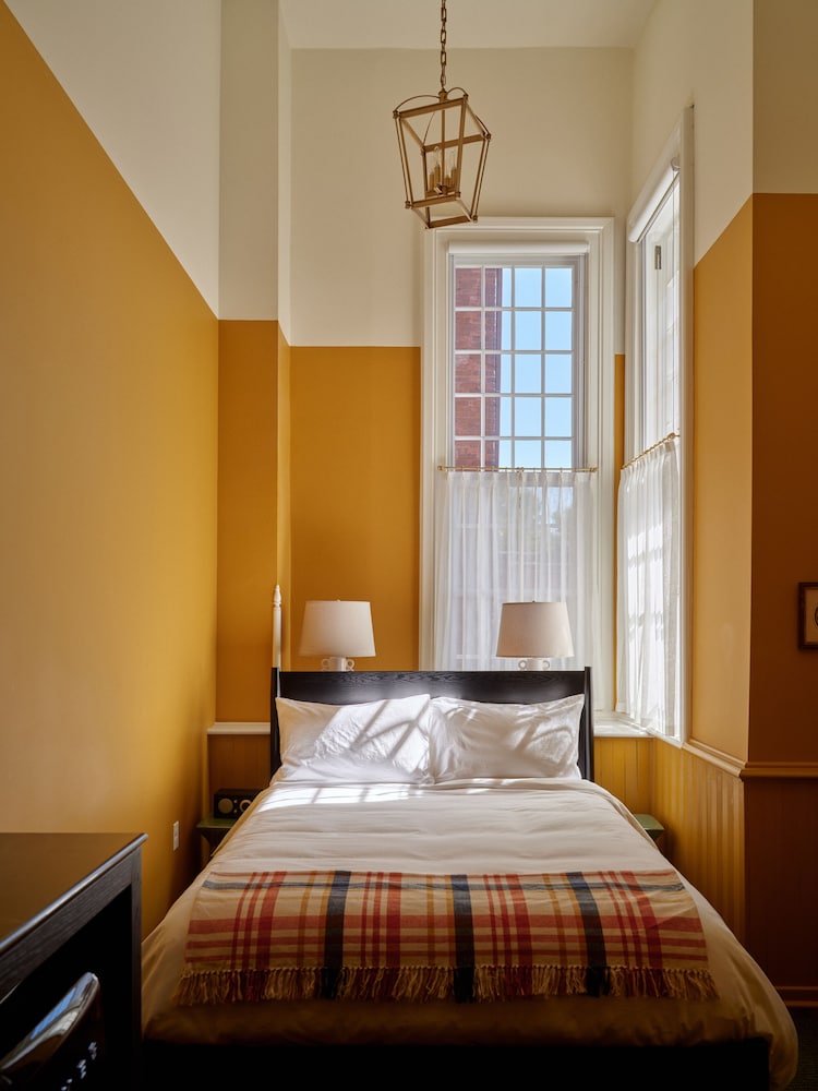 The Abner Hotel - photo 10