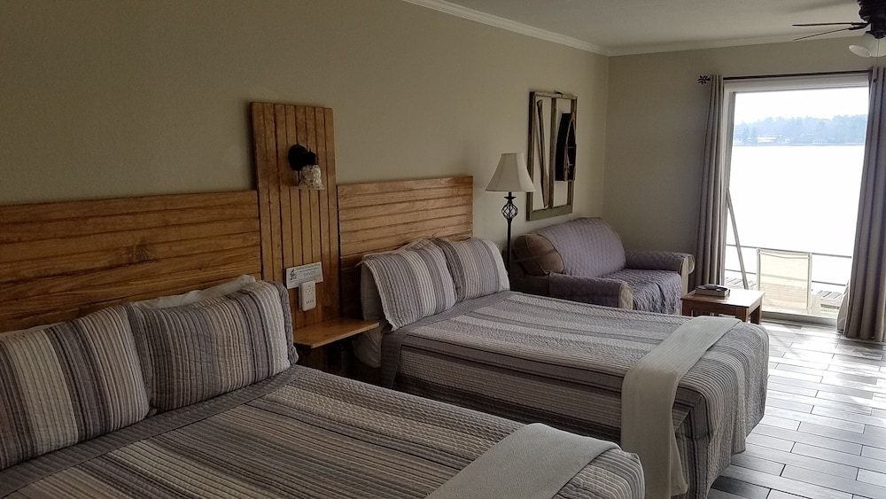 Willow Beach Resort - photo 14