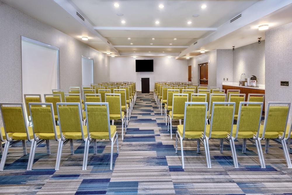 Holiday Inn Express & Suites Austin Round Rock Area by IHG - photo 32