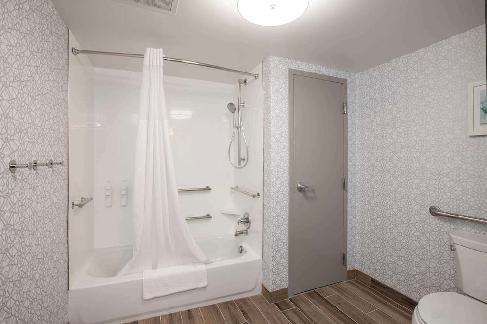 Hampton Inn Dry Ridge - photo 46