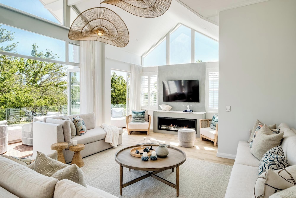 6bed Villa by Camps Bay Beach Seven the Drive