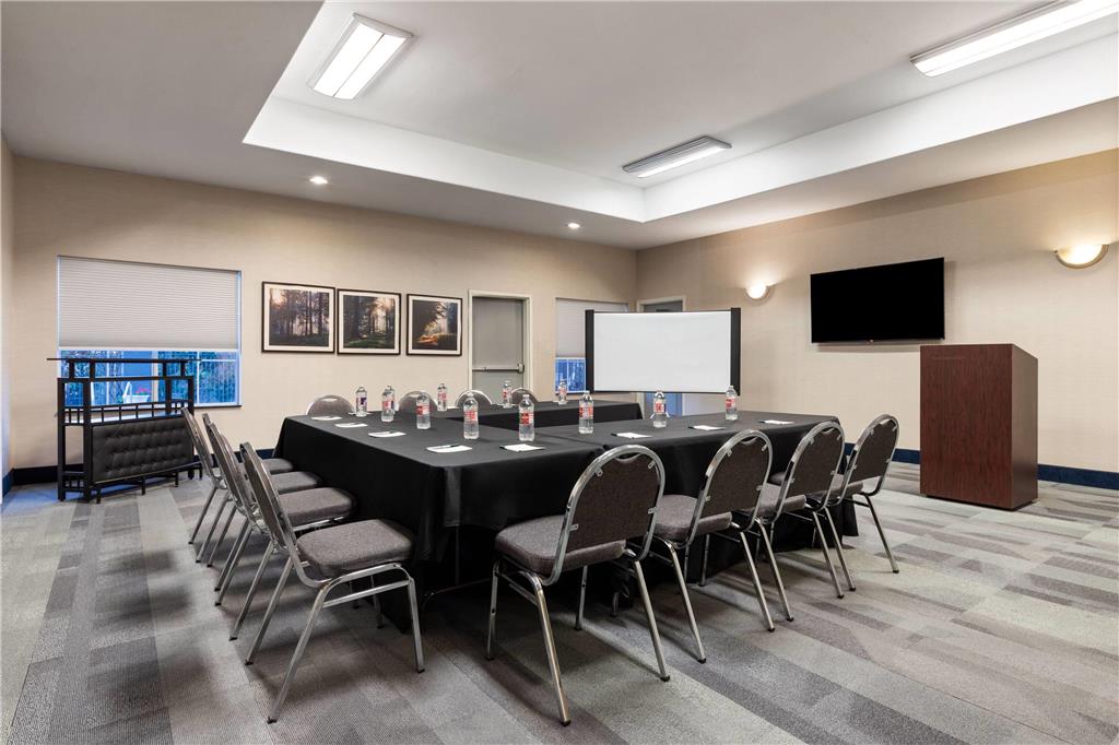 La Quinta Inn & Suites by Wyndham Brookshire West Katy - photo 30