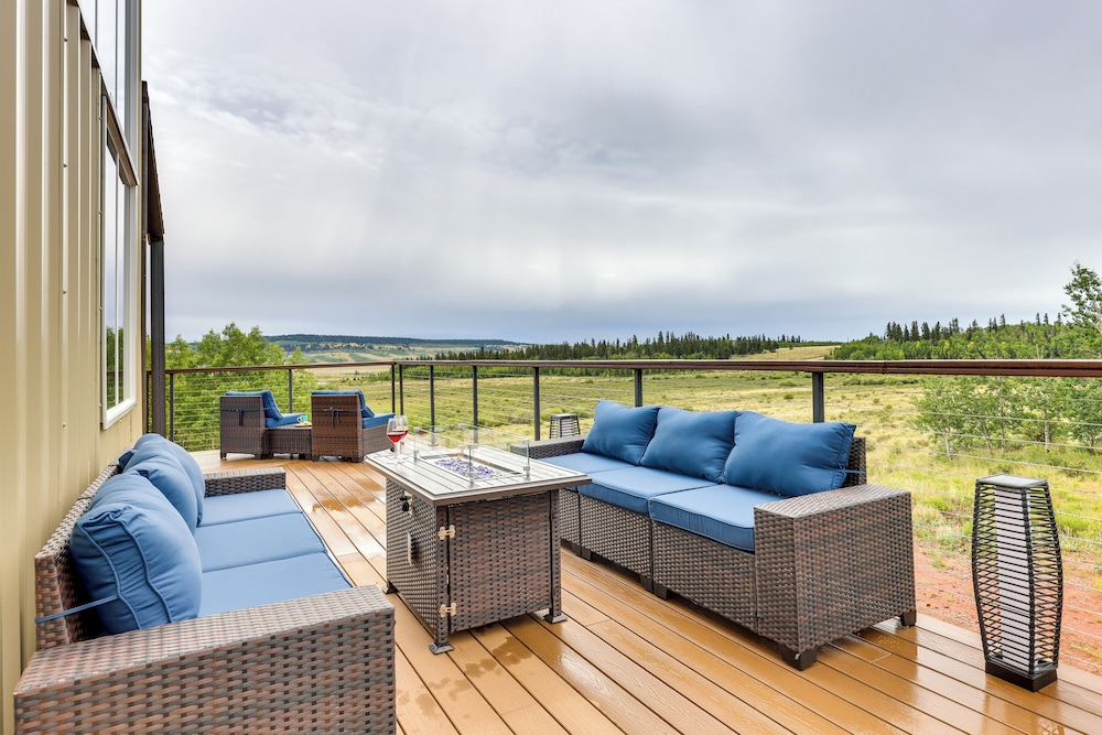 Colorado Retreat with Gas Grill and Mountain Views — hotel in Fairplay