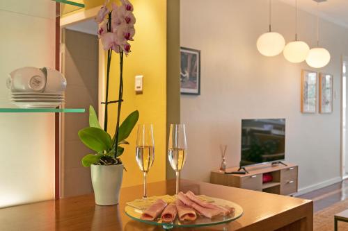 Chic 2BR Apartment in Sea Point