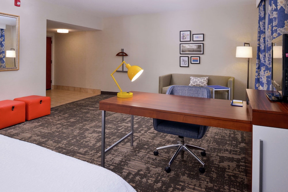 Hampton Inn & Suites Wilmington - photo 12