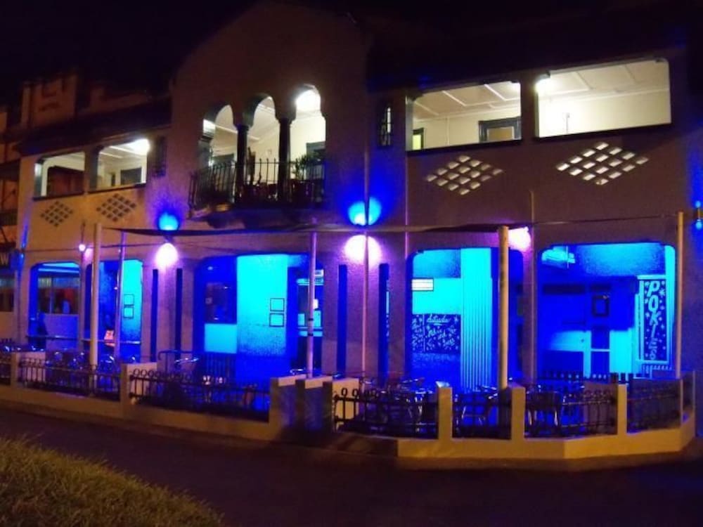 Mcguire S Cbd Hotel — Mackay