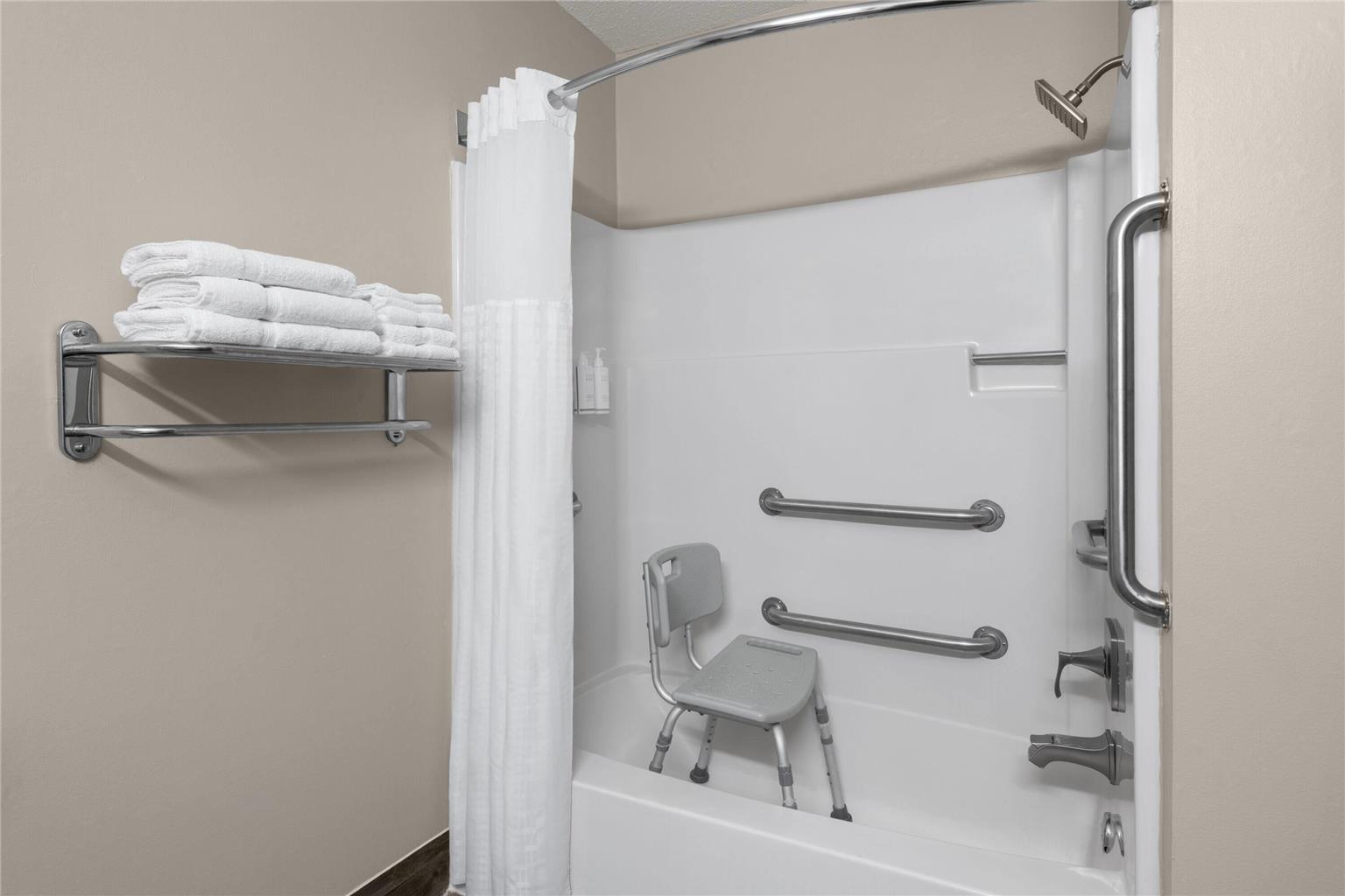 Travelodge by Wyndham Fargo West Acres - photo 16