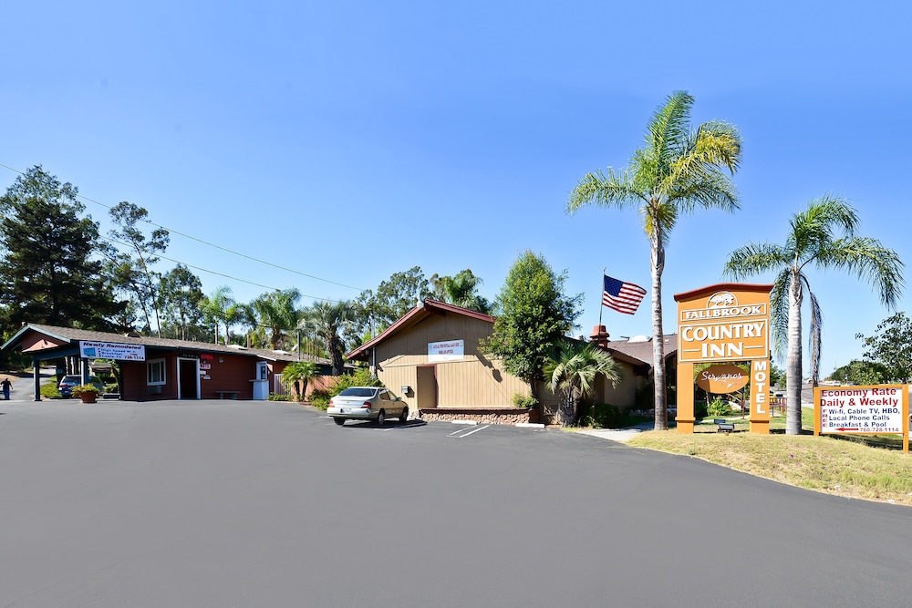 Fallbrook Country Inn - photo 9