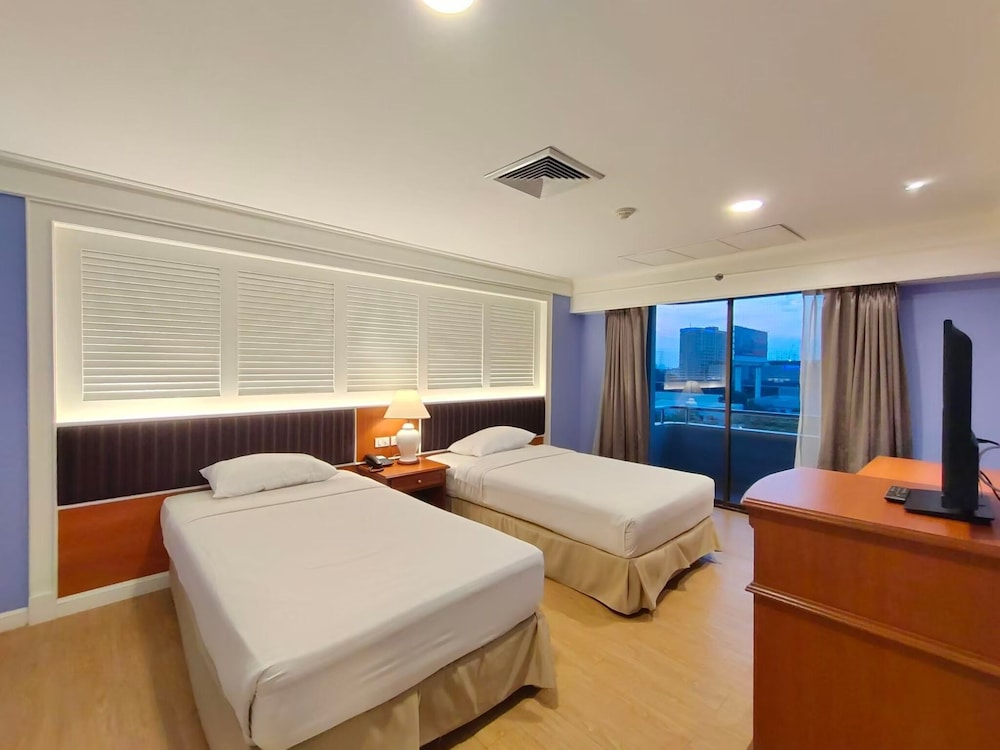 Ebina House — 4-Star Luxury Hotel in Bangkok, Thailand