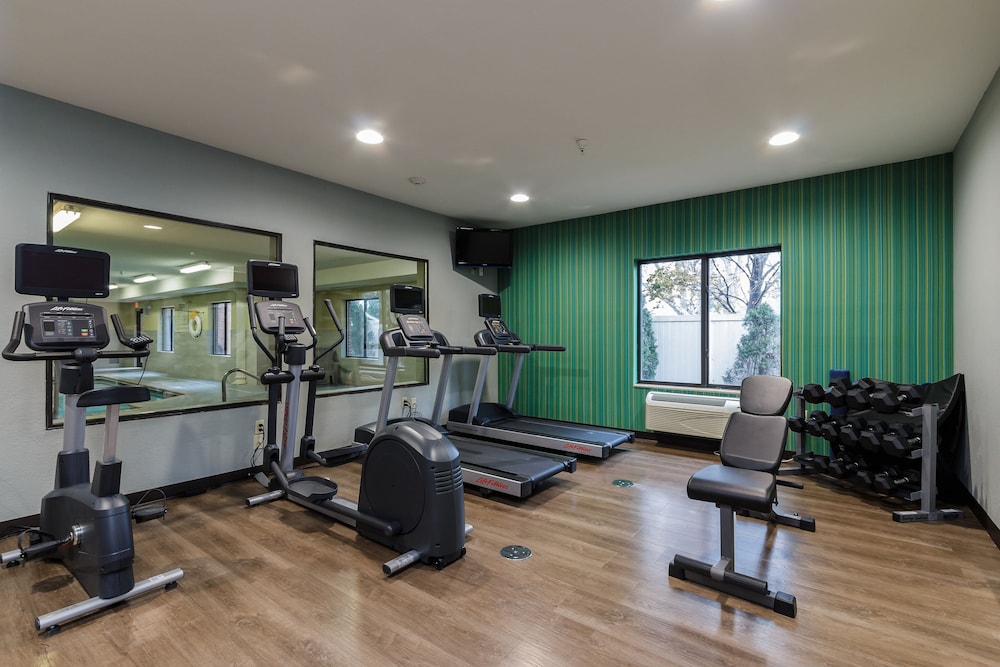 Holiday Inn Express Hotel & Suites South Bend by IHG - photo 61