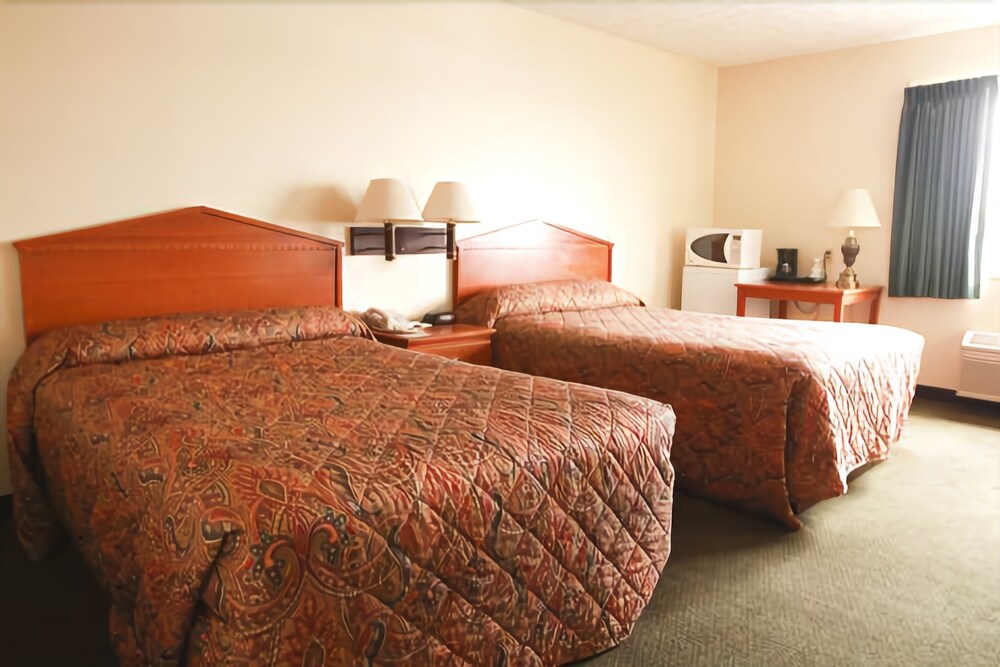 Commodore Perry Inn and Suites - photo 7