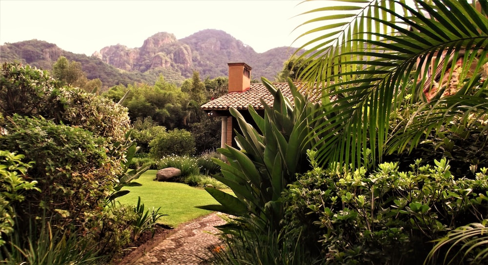 Areté - carbon neutral hotel in Tepoztlan