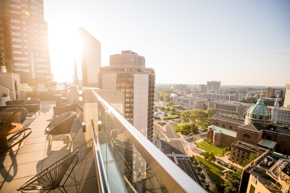 The Windsor Suites - photo 65