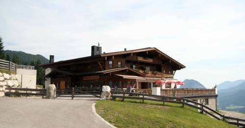 Loderbichl Alm Ferienwohnungen — 4-Star Luxury Hotel in Lofer, Austria