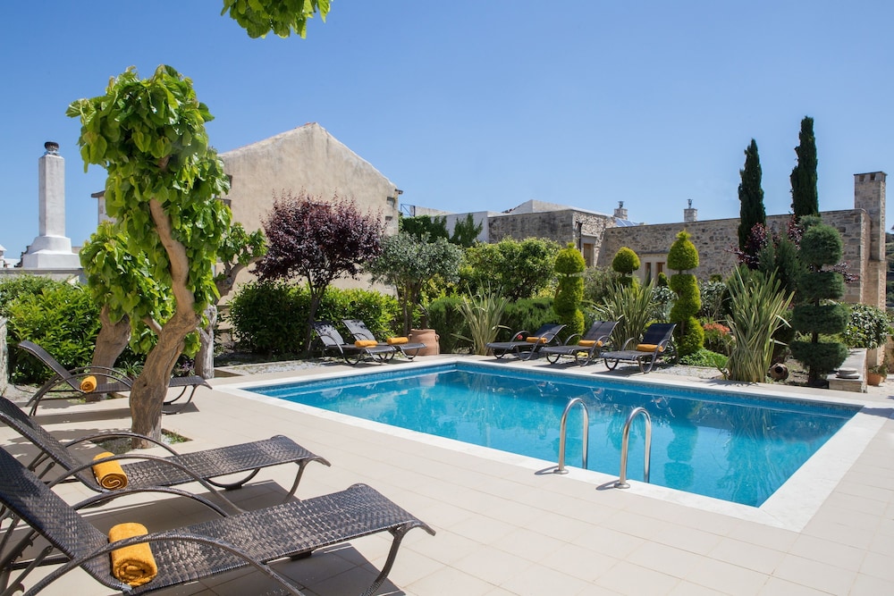 Arcus Suites in Rethymno, Greece