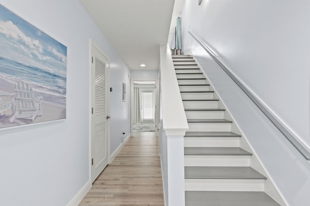 Sago by the Sea: 2 bed 2.5 bath Retreat Steps From the Beach Sleeps 7 - photo 25