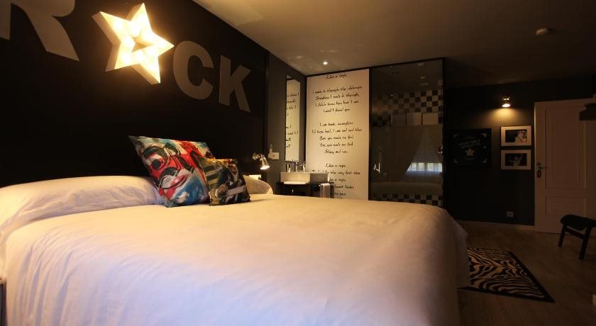 Hotel Rock Star - carbon neutral hotel in Taboadela