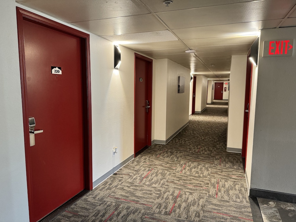The Junction Hotel and Hostel - photo 63