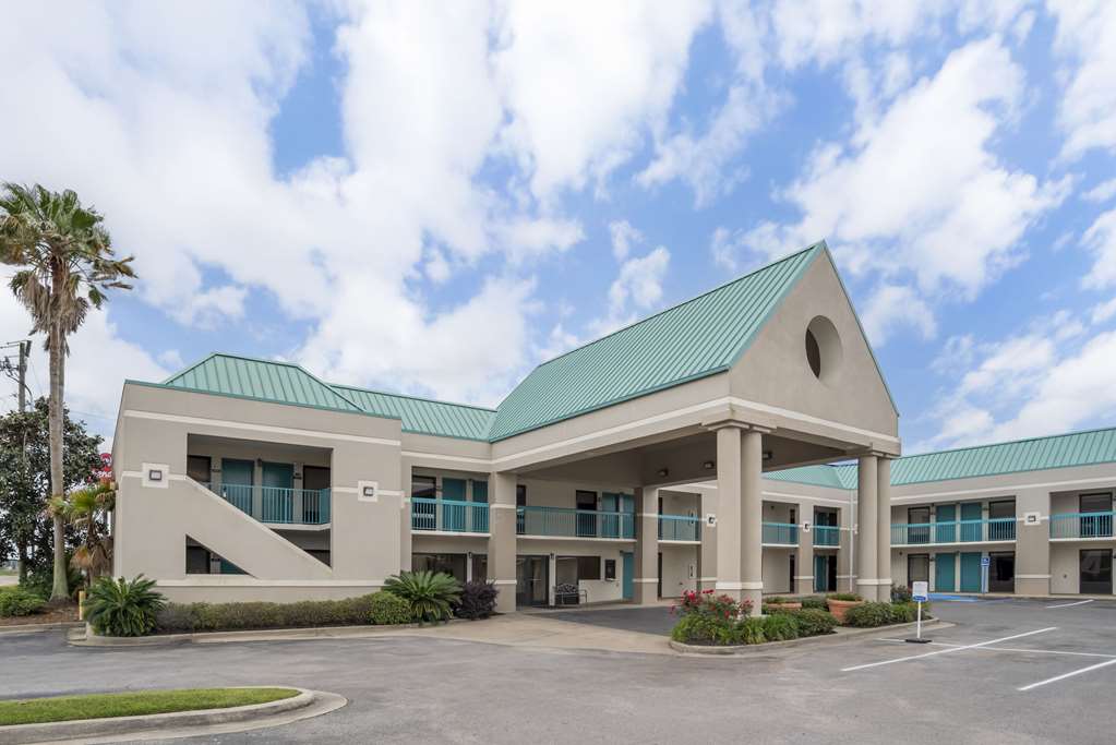 Econo Lodge Moss Point Pascagoula - photo 19